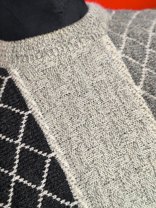 Vintage C&A Canda Geometric Knit Sweater – Grey & Black Pattern