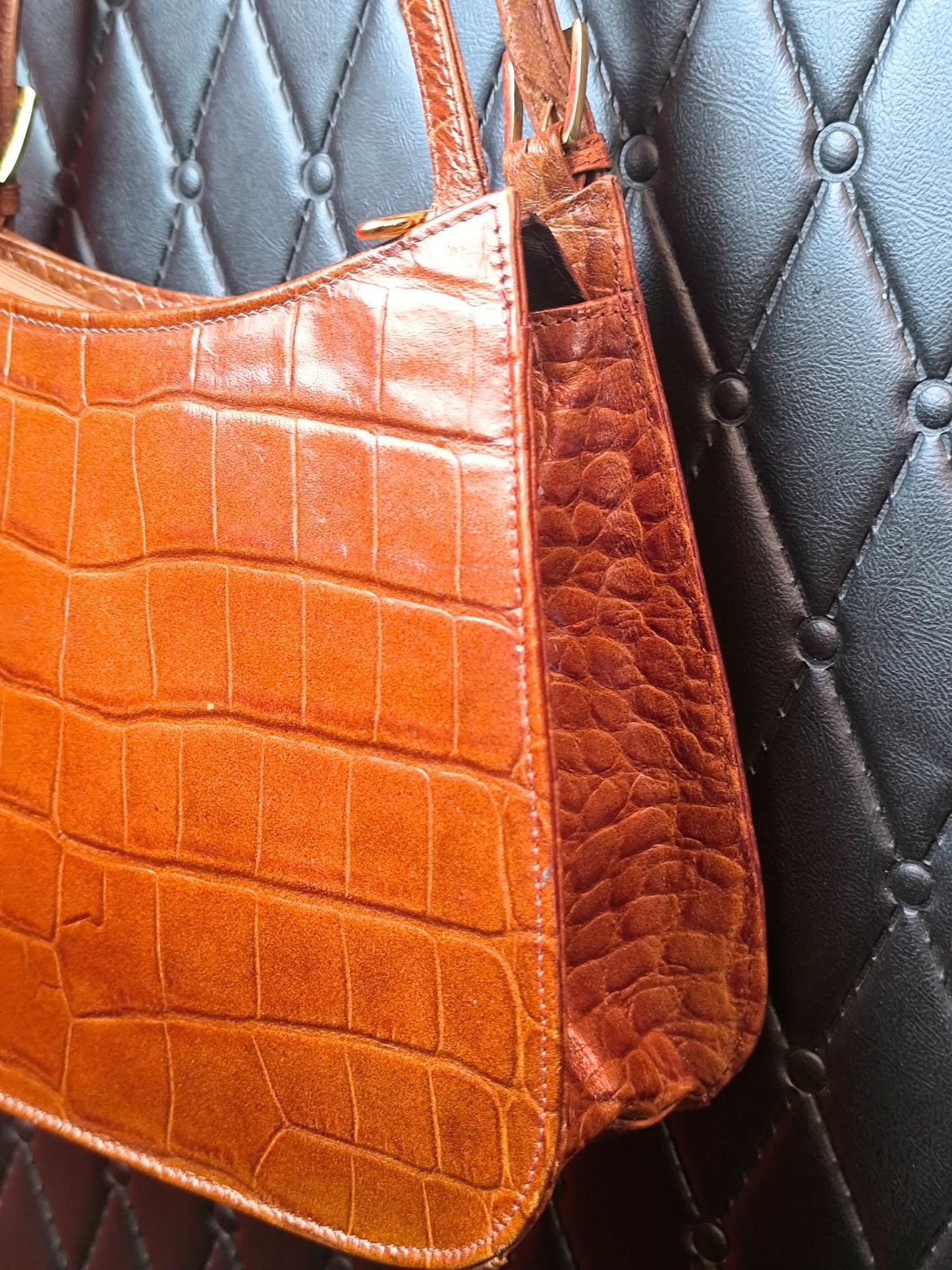 Vintage Croc-Effect Shoulder Bag ā Late 1990s / Early 2000s