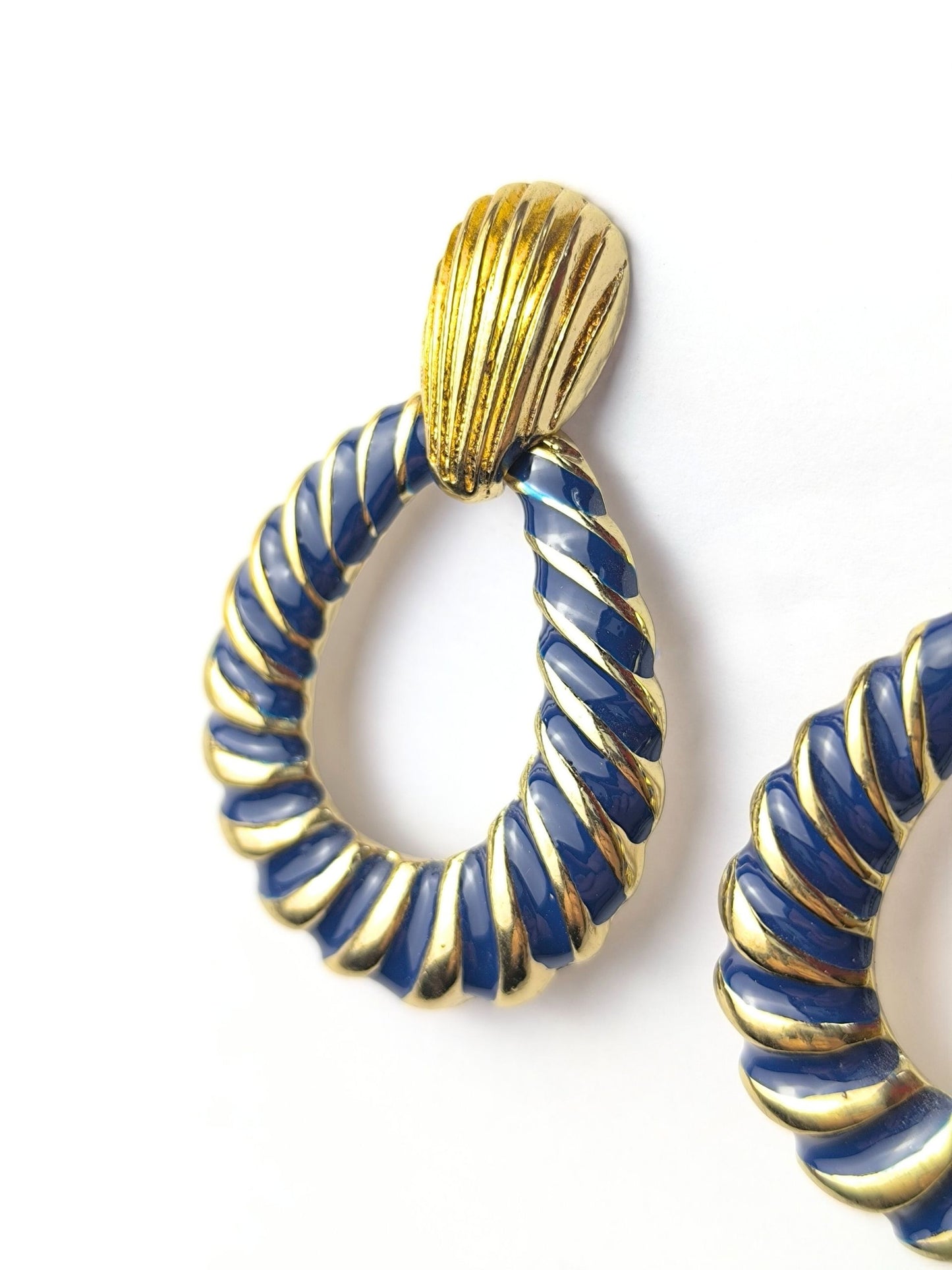 Deadstock Shell Earrings – '80s-Inspired Glam