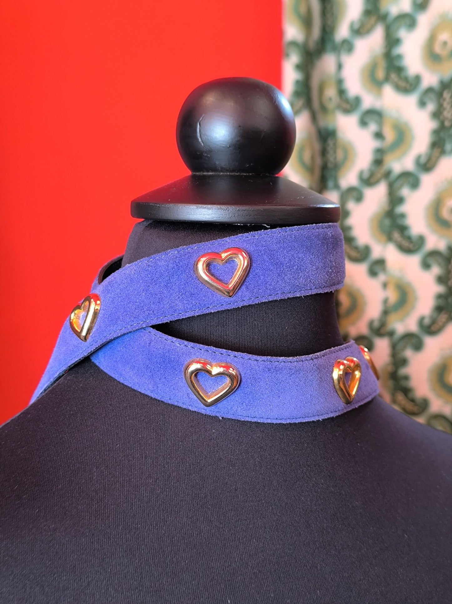 Vintage Cobalt Suede Belt with Heart Studs – Echt Leder, 80cm
