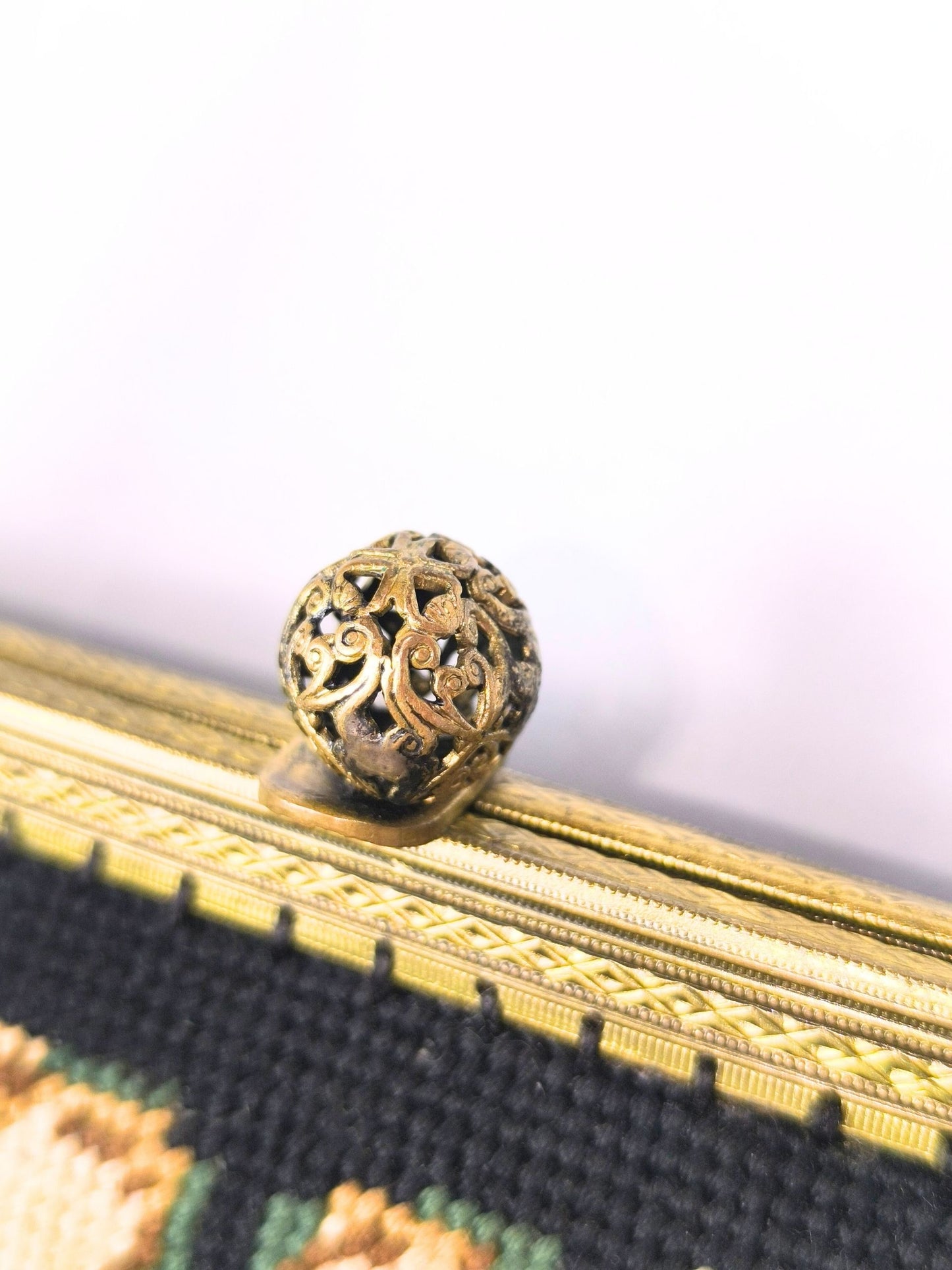 Mid-Century Floral Tapestry Evening Bag – Ornate Filigree Clasp & Chain Handle