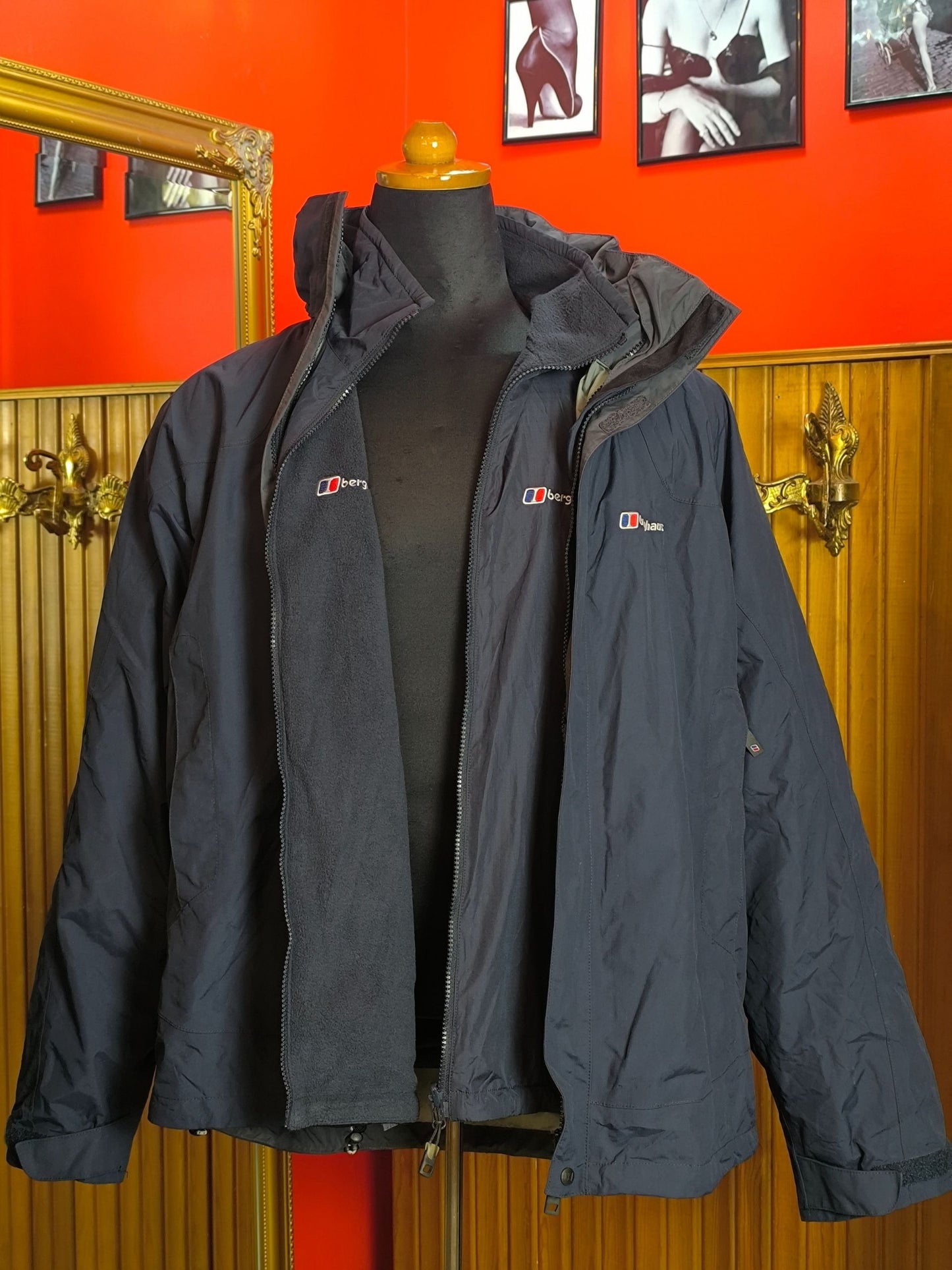 Mountain Berghaus AQ² 3-in-1 Reversible Waterproof Jacket (Size L – fits L/XL)