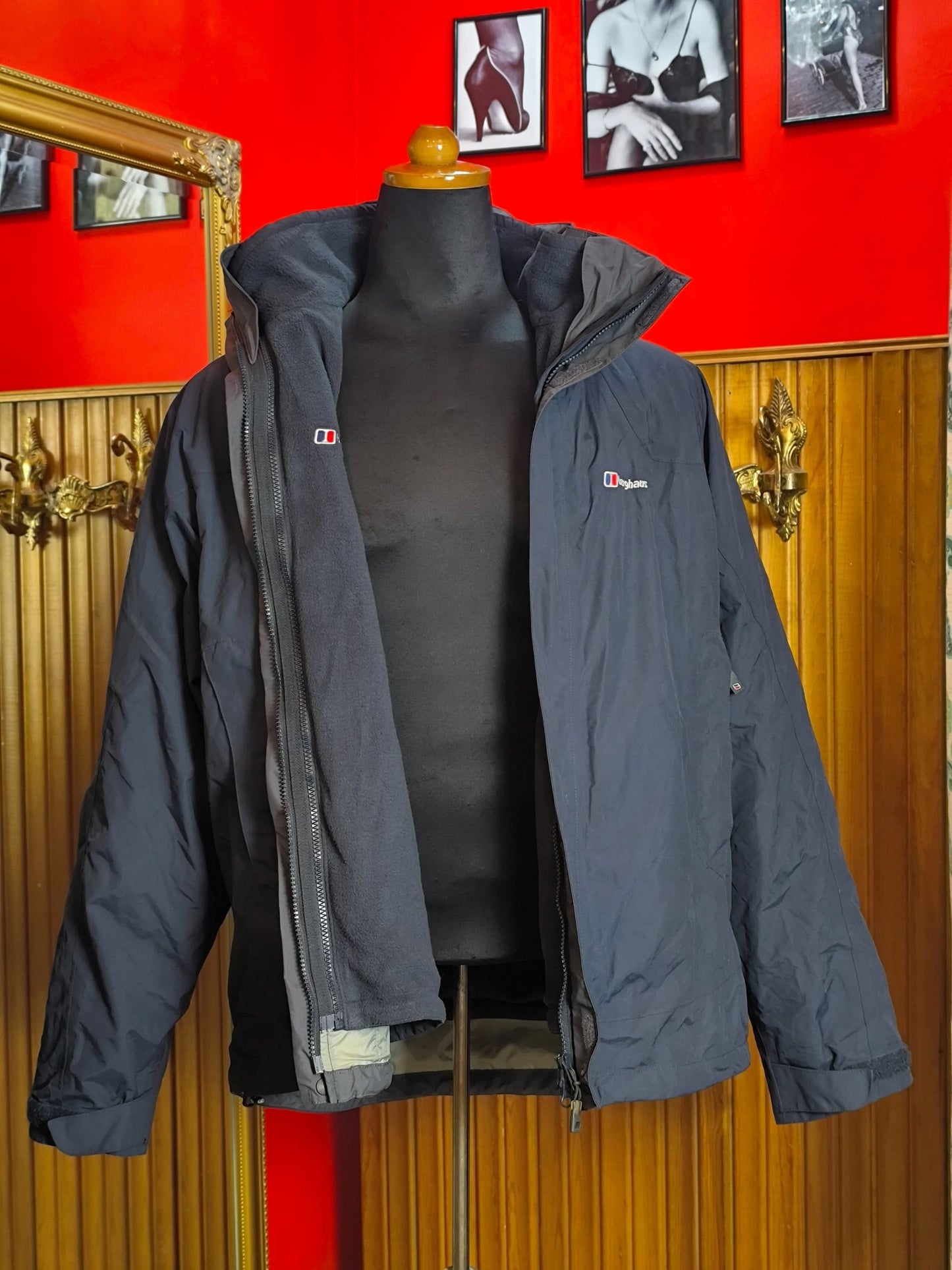 Mountain Berghaus AQ² 3-in-1 Reversible Waterproof Jacket (Size L – fits L/XL)