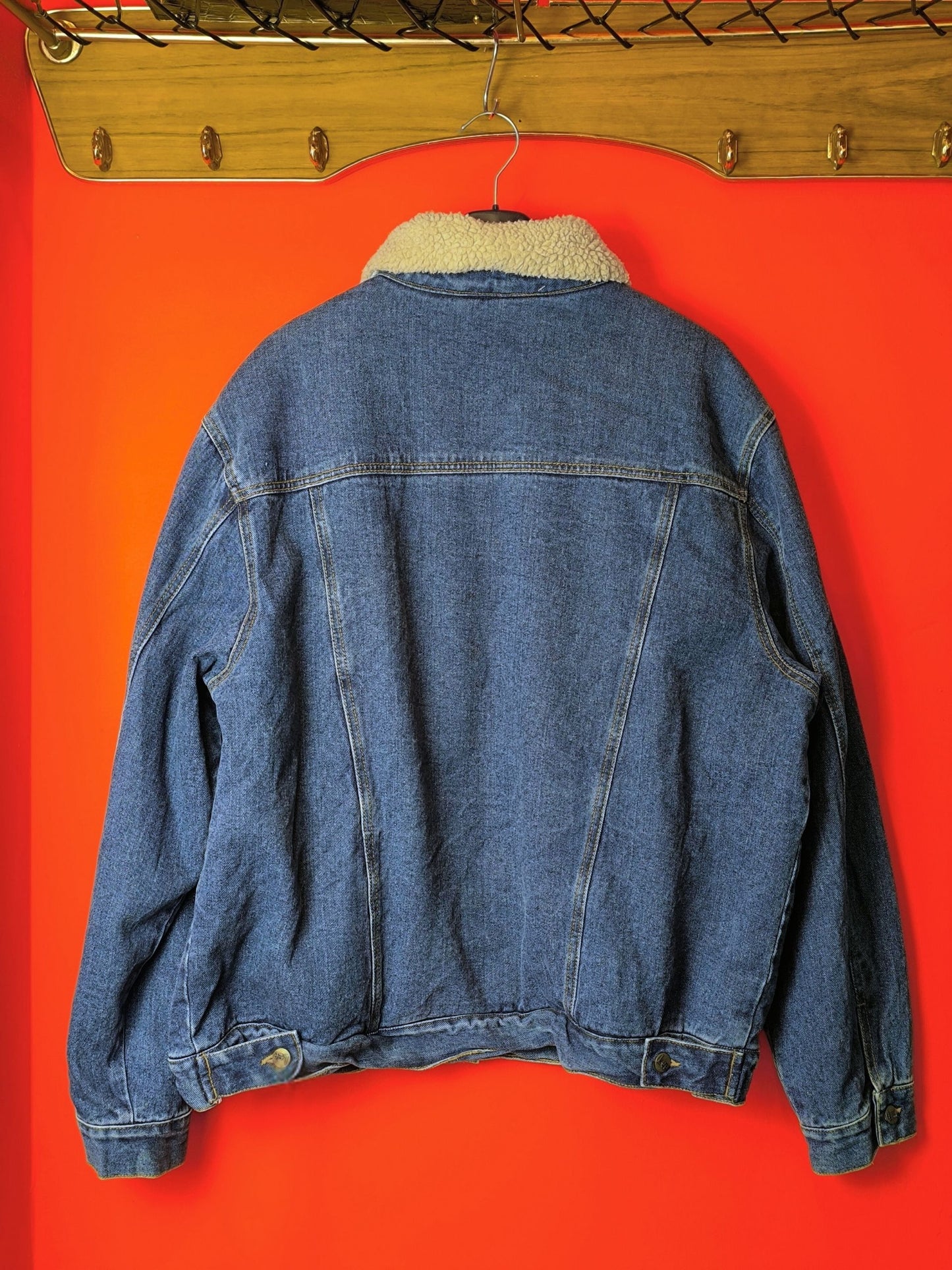 Lee Vintage Sherpa-Lined Denim Jacket with Detachable Collar