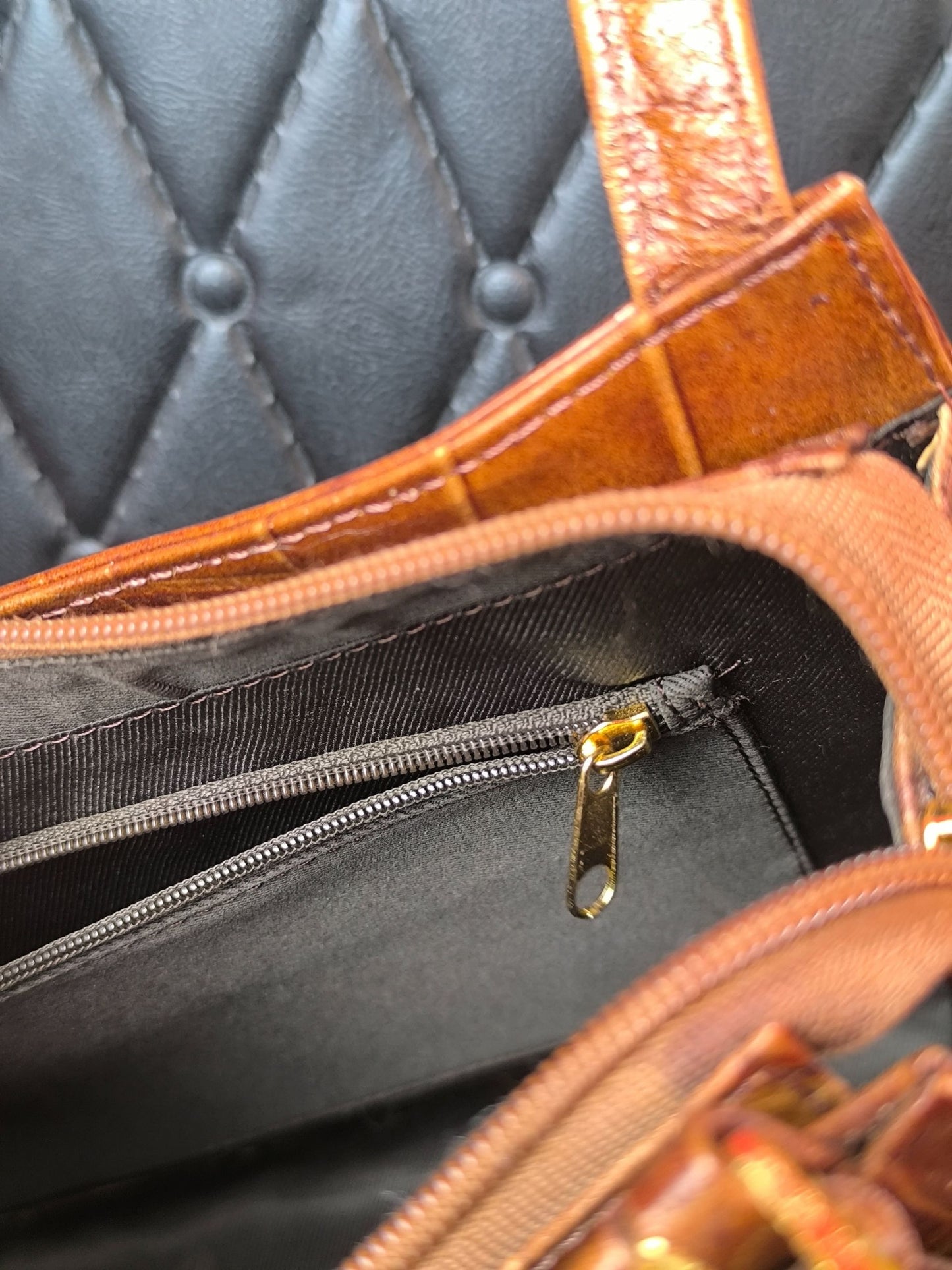 Vintage Croc-Effect Shoulder Bag – Late 1990s / Early 2000s