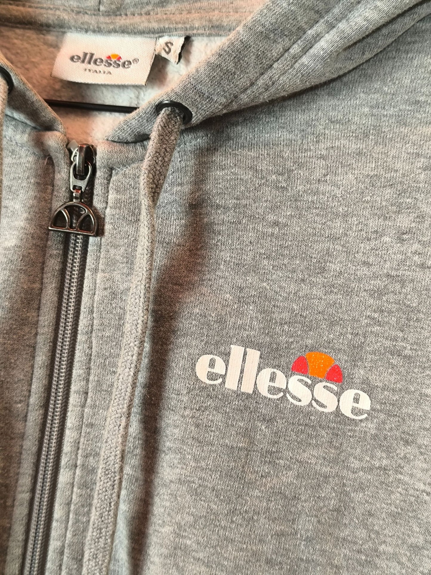 Ellesse Classic Grey Zip-Up Hoodie (Unisex S)