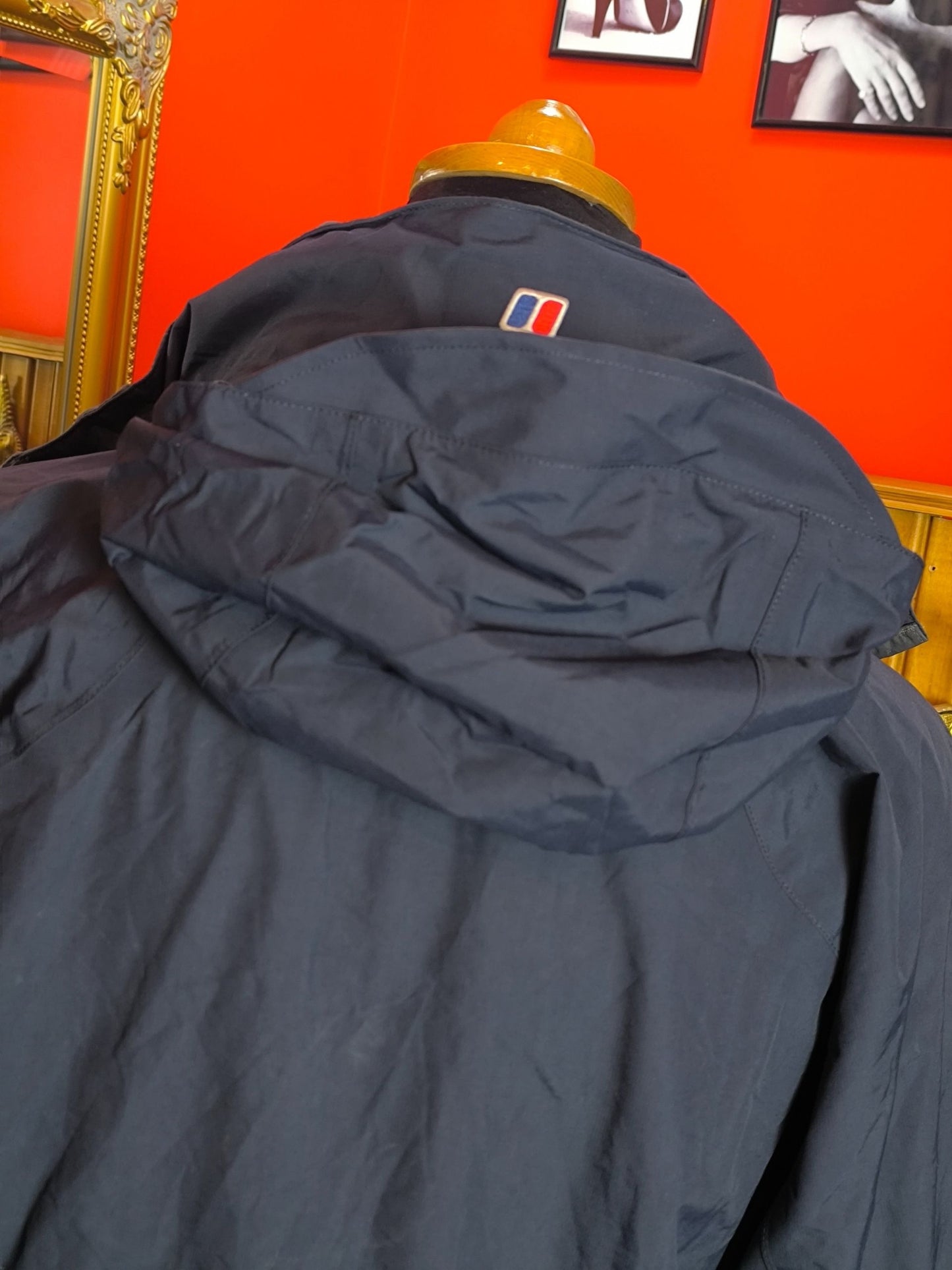 Mountain Berghaus AQ² 3-in-1 Reversible Waterproof Jacket (Size L – fits L/XL)